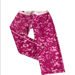 UNDER ARMOUR YOUTH LARGE CAPRIS NWT